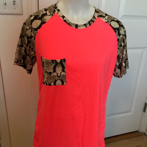 Tops - Picture 6 of 8